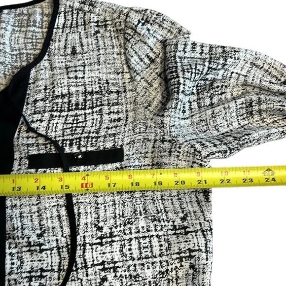RW & CO BLOUSE, L,Colorblock, office siren , event ,black ,key hole pockets,EC - Picture 14 of 15